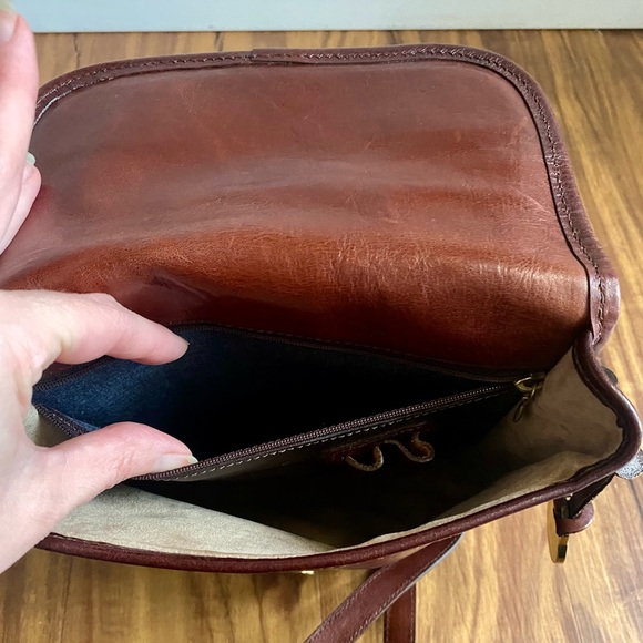 VTG Brahmin Leather Crossbody - Picture 8 of 16